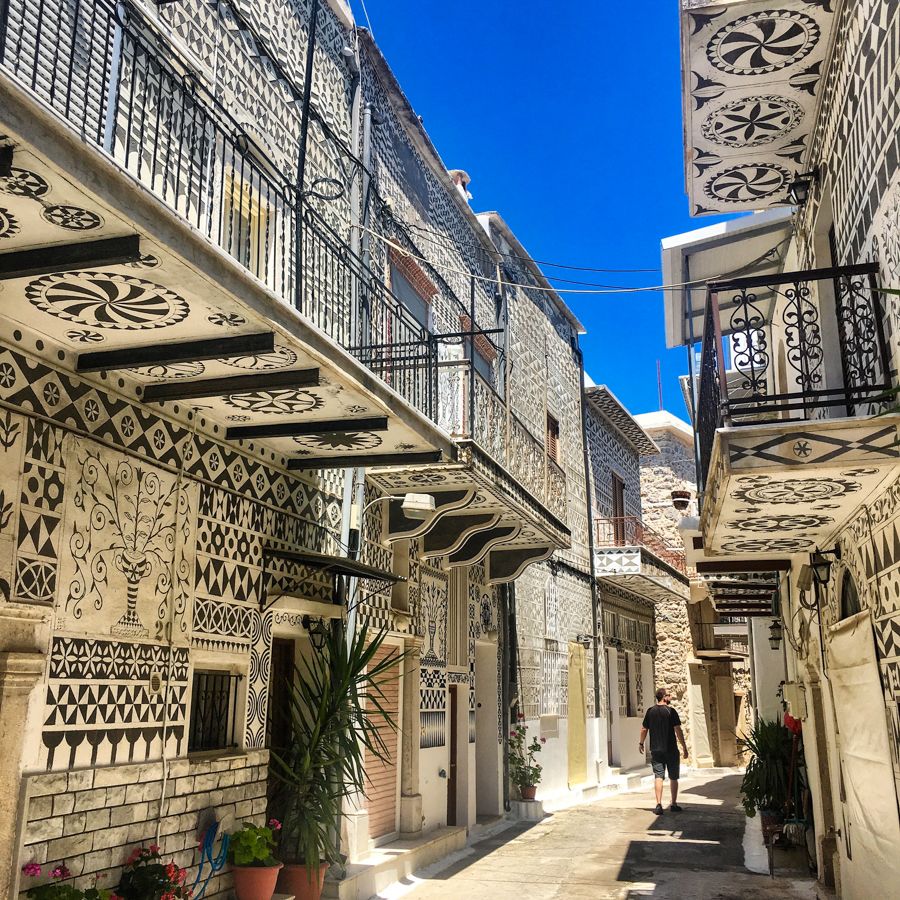 voyage à pyrgi chios en grèce, la destination la moins chère pour 2018.