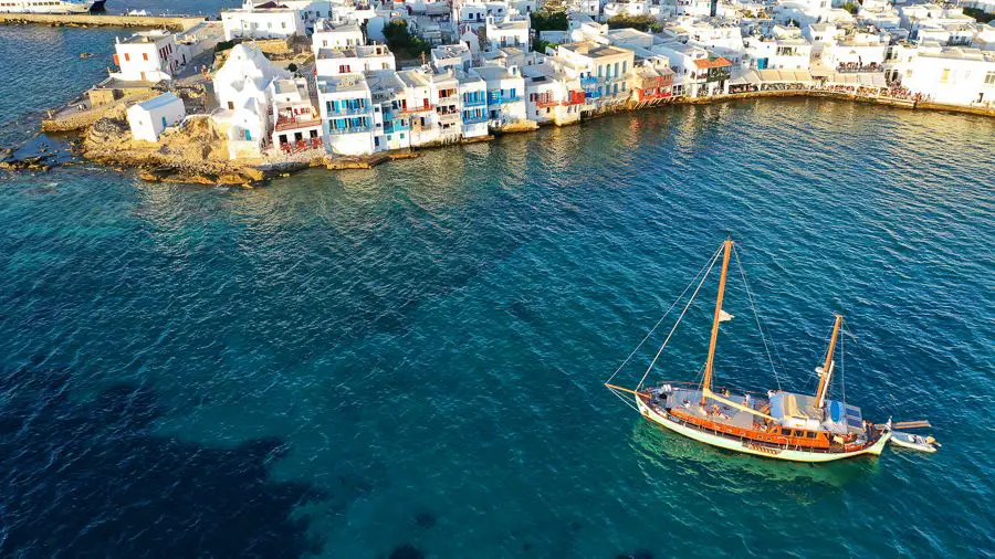 navigation autour de l'île de mykonos