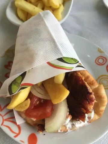 Elounda le village de pêcheurs en Crète : notre guide complet 2023 9 Gyros au poulet chez Elli's Place
