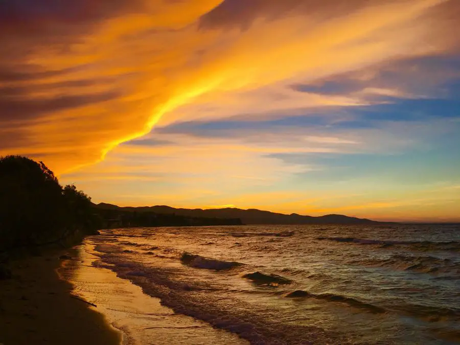 Coucher de soleil sur la plage de Psarou