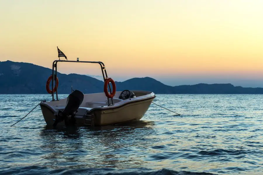Louez un bateau à Zakynthos Ne conduisez pas la nuit
