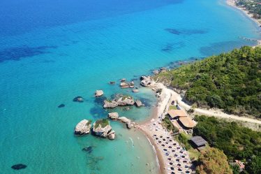 Porto Azzuro, une des meilleurs plage de Zante : Guide de voyage 2022 - Porto Azzuro, une des meilleurs plage de Zante : Guide de voyage 2022