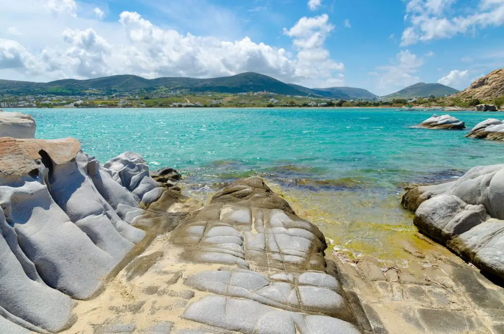 Paros : Les 3 plages de sable à faire absolument en 2022, eau transparente, pas de vent... 2 Paros : Les 3 plages de sable à faire absolument en 2022, eau transparente, pas de vent... - Paros : Les 3 plages de sable à faire absolument en 2022, eau transparente, pas de vent...
