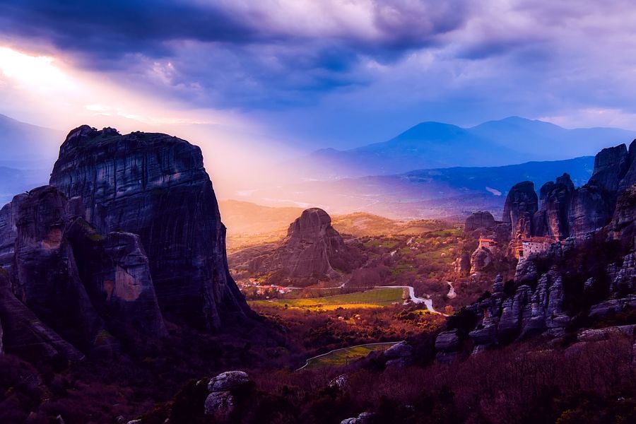temps en grece-coucher de soleil-montagnes