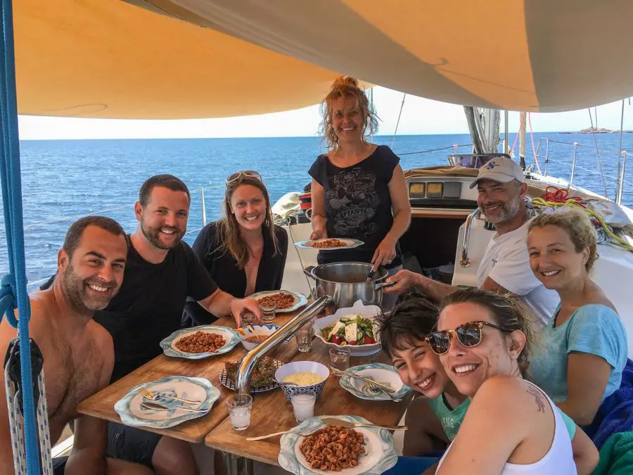 Lesbos (lesvos) : Notre guide de voyage pour 5 jours de rêves en 2022 19 voyage à lesvos grèce voile