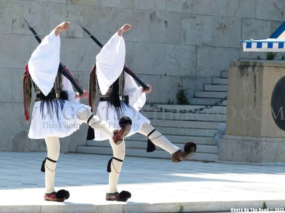 Cérémonie de la relève des gardes à Athènes, Grèce voyage en grece