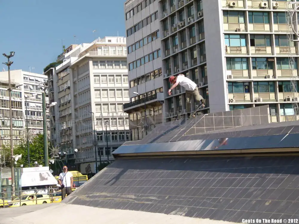 Skateboarding à Athènes, Grèce randonnée en grèce