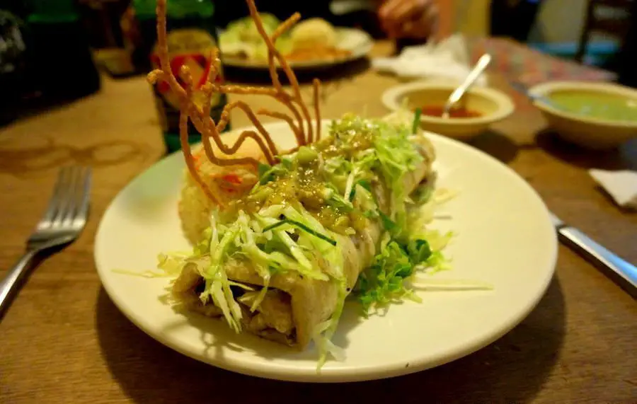 5 récits funestes - Les pires malaises en voyage de Nick. 13 nourriture mexicaine burritos