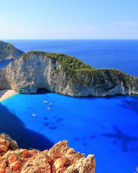 Visite de la plage de Navagio et des grottes bleues (la fameuse crique aux épaves) à Zante - Visite de la plage de Navagio et des grottes bleues (la fameuse crique aux épaves) à Zante