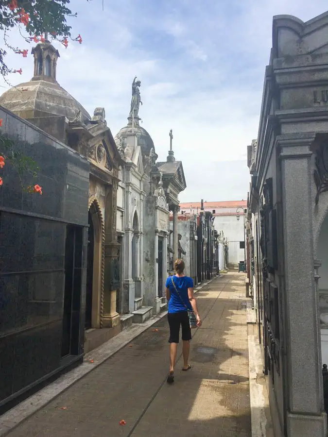 vivre au cimetière recoleta de buenos aires