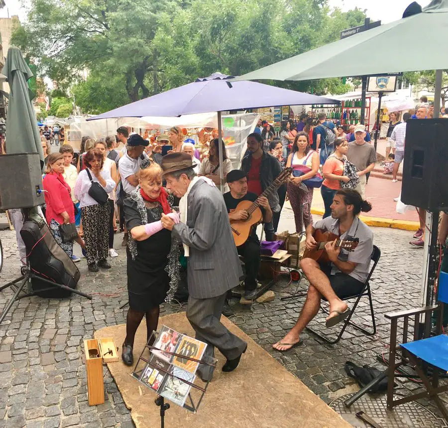 vivre à buenos aires marché san telmo