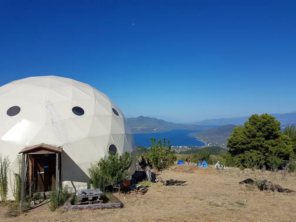 Les 10 plus grandes îles de Grèce que vous pouvez visiter cet été 2022 1 Le dôme de Free and Real en Grèce