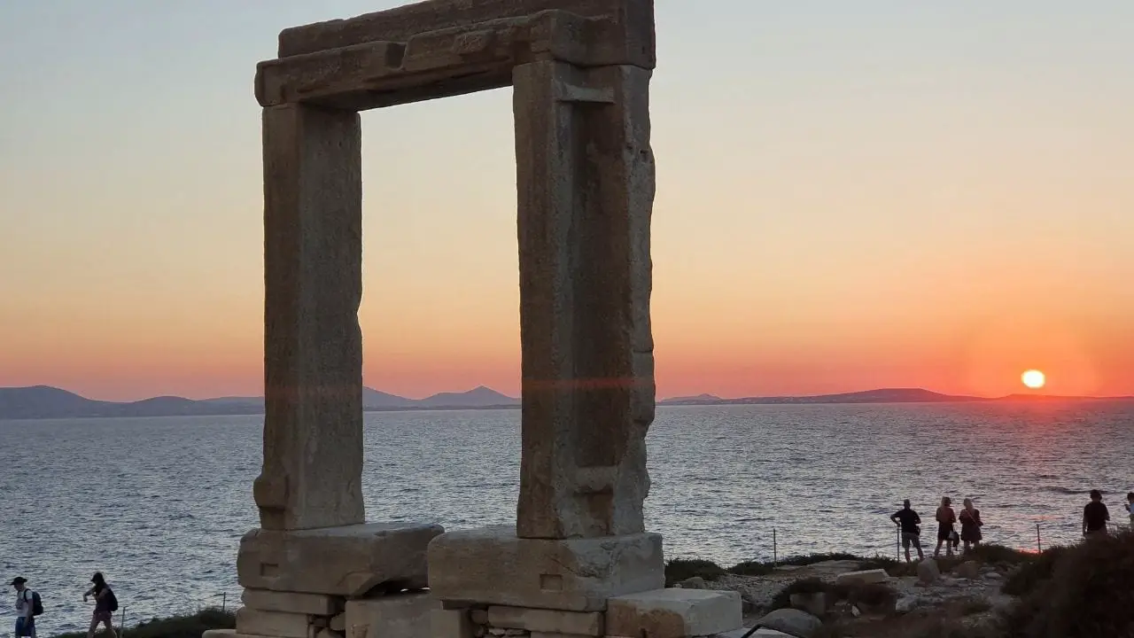 Les 10 plus grandes îles de Grèce que vous pouvez visiter cet été 2022 9 Visiter l'île de Naxos en Grèce après Syros