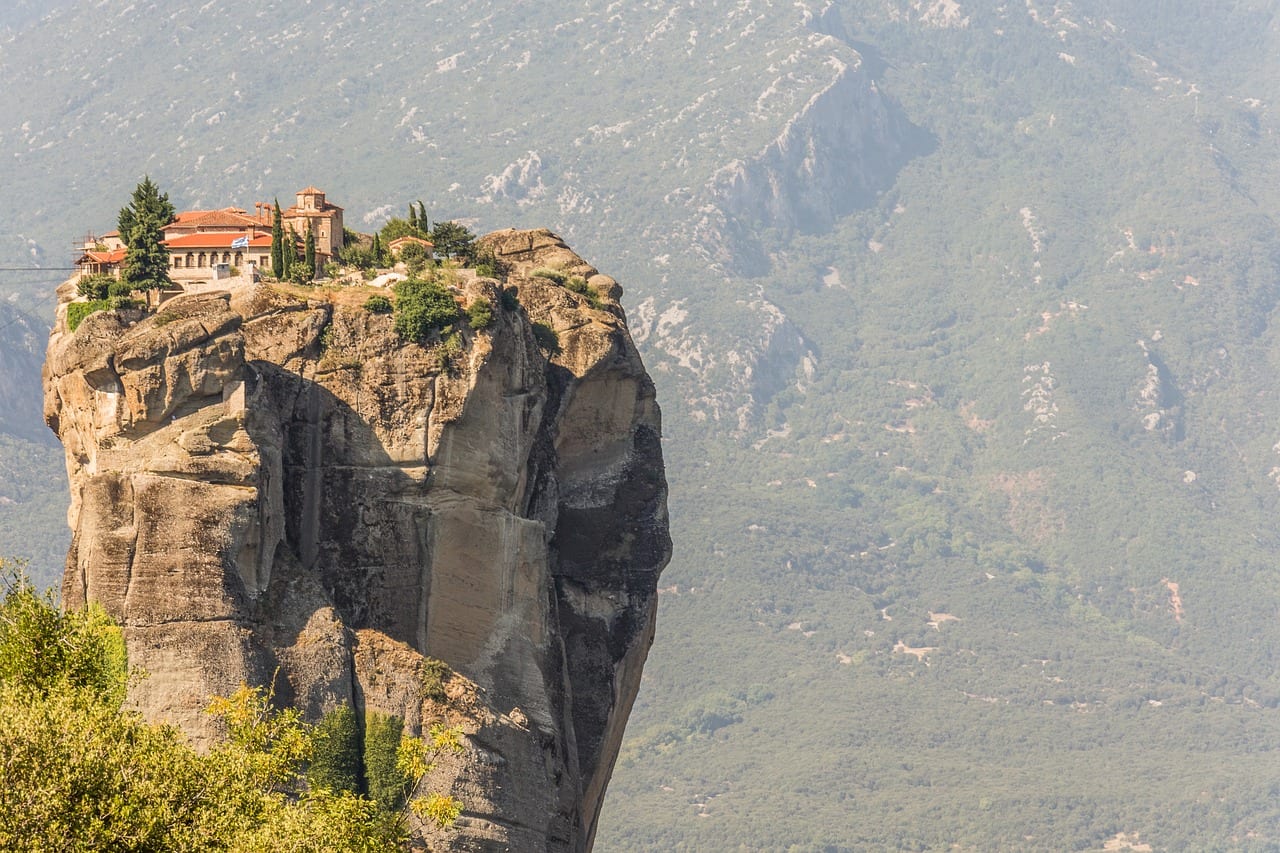 Les Monastères des Météores en Grèce : Des paysages légendaires à découvrir 10 Monastère de la Sainte Trinité à Meteora, Grèce