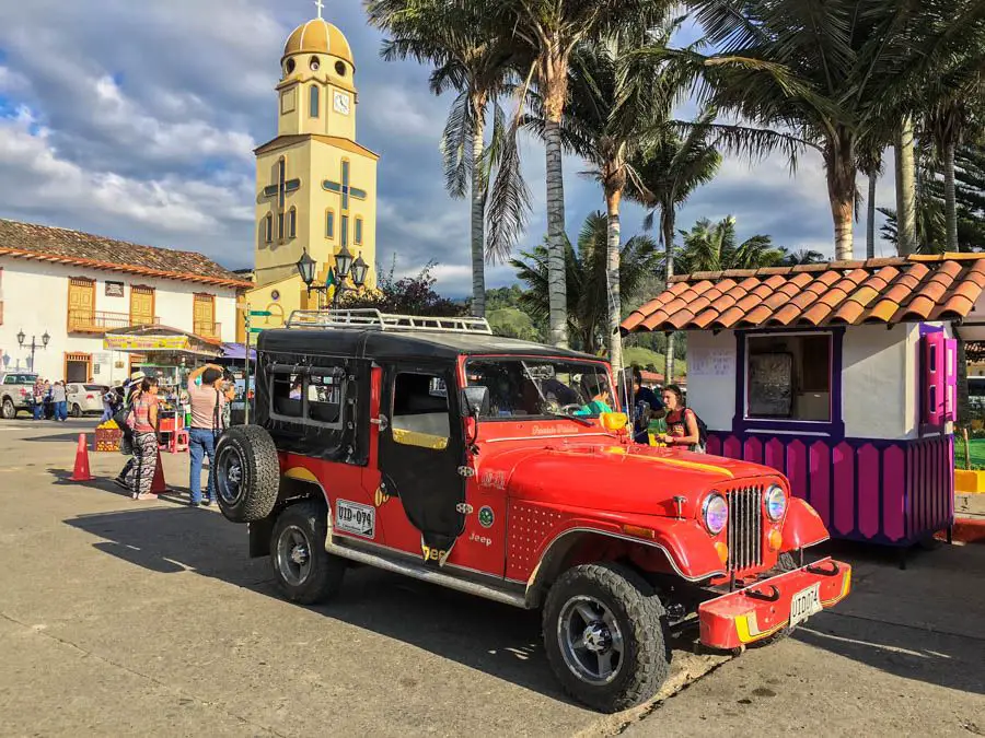voyage en salento dans une jeep willy