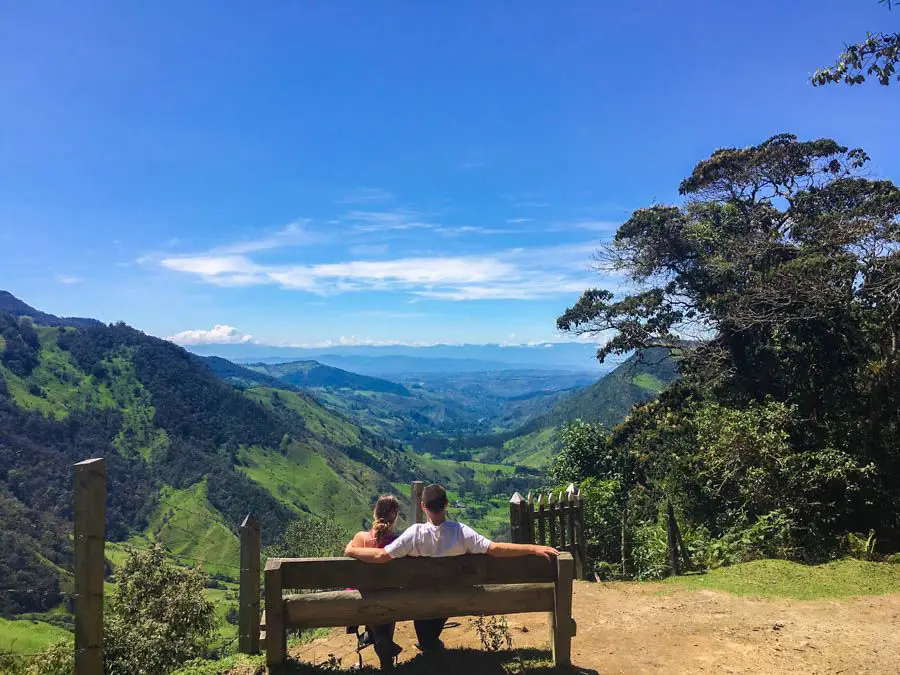 randonnée dans la vallée de cocora en colombie salentine