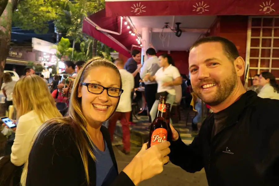 Voyager à Medellin, Colombie : Nos premières impressions et expériences 13 voyage à medellin vie nocturne