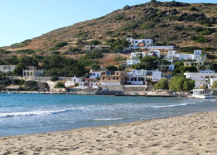 livre-terrasse de kini en grèce