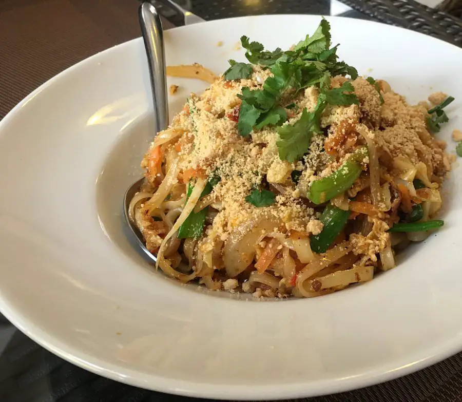Le Monténégro magique - Découvrez la baie de Kotor 10 pad thai de taste of asia à budva montenegro
