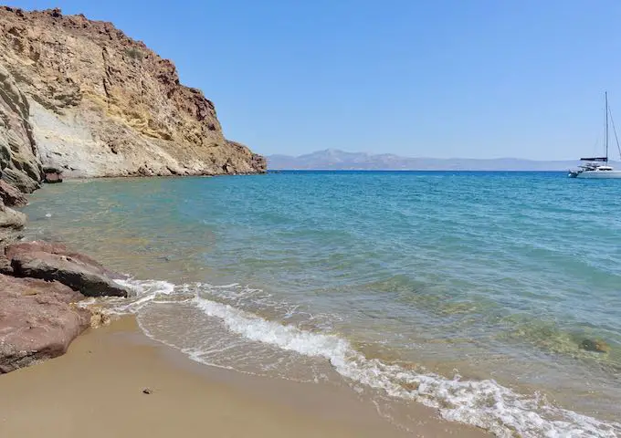 20 activités et lieux à faire à Paros, Grèce 7 Plage de boue de Kalogeros à Paros