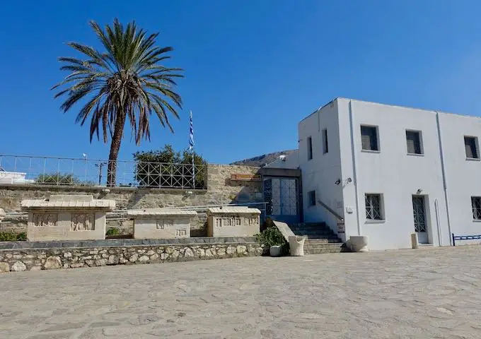 20 activités et lieux à faire à Paros, Grèce 15 Le Musée archéologique de Paros à Parikia