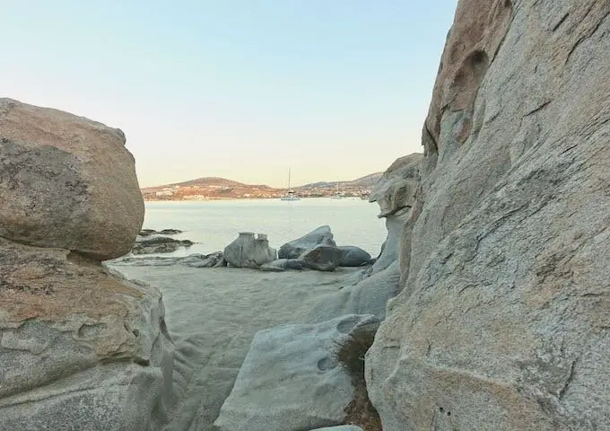 20 activités et lieux à faire à Paros, Grèce 3 Plage de Kolymbithres à Paros