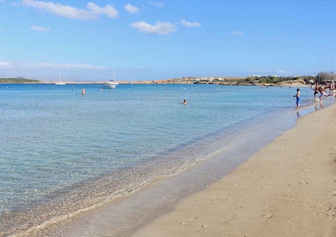 Plage de Santa Maria à Paros, Grèce