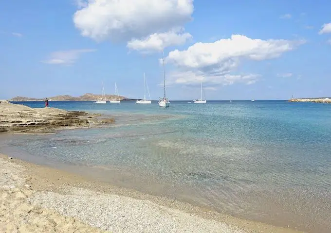 Plage de Piperi à Paros, Grèce