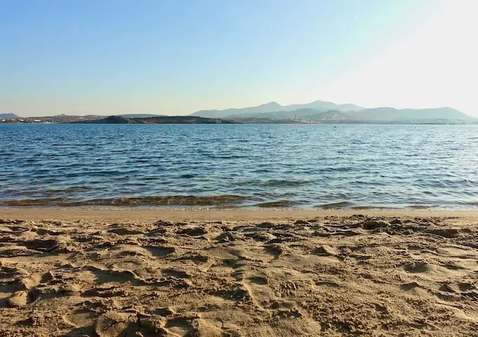 Plage de Laggeri à Paros, Grèce