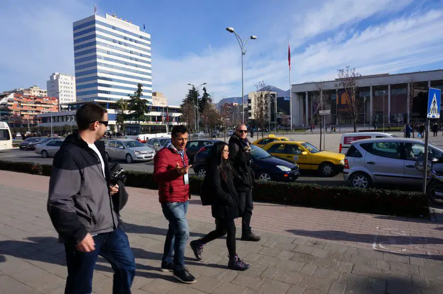 voyage à tirana albania walking tour