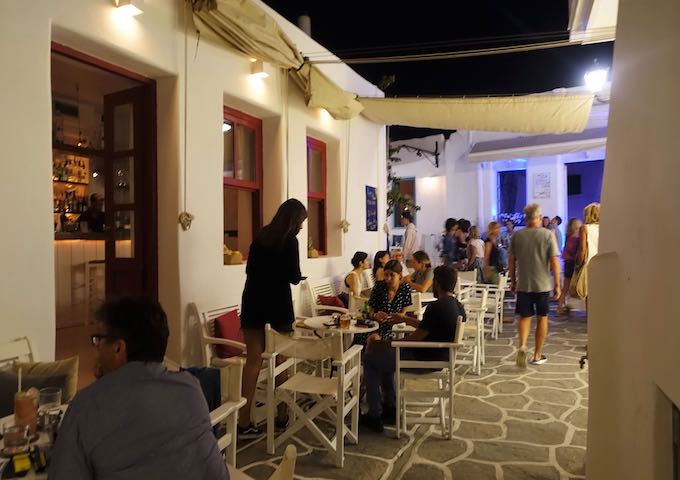 Bar à cocktails Kosmos à Naoussa, Paros