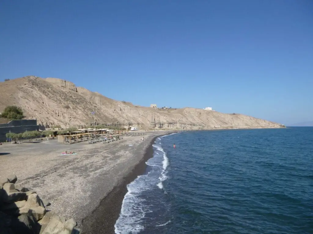 Les plus belles plages de Santorin, avec eau cristalline et décors incroyable 12 Plage d'Exo Gialos, Santorin