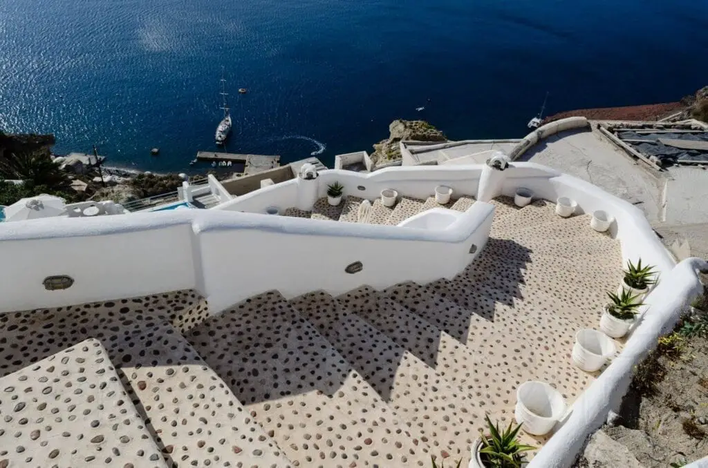 Choses à faire à Santorin : villages, activités, sports... 8 Cages d'escaliers d'Oia, Santorin, Grèce