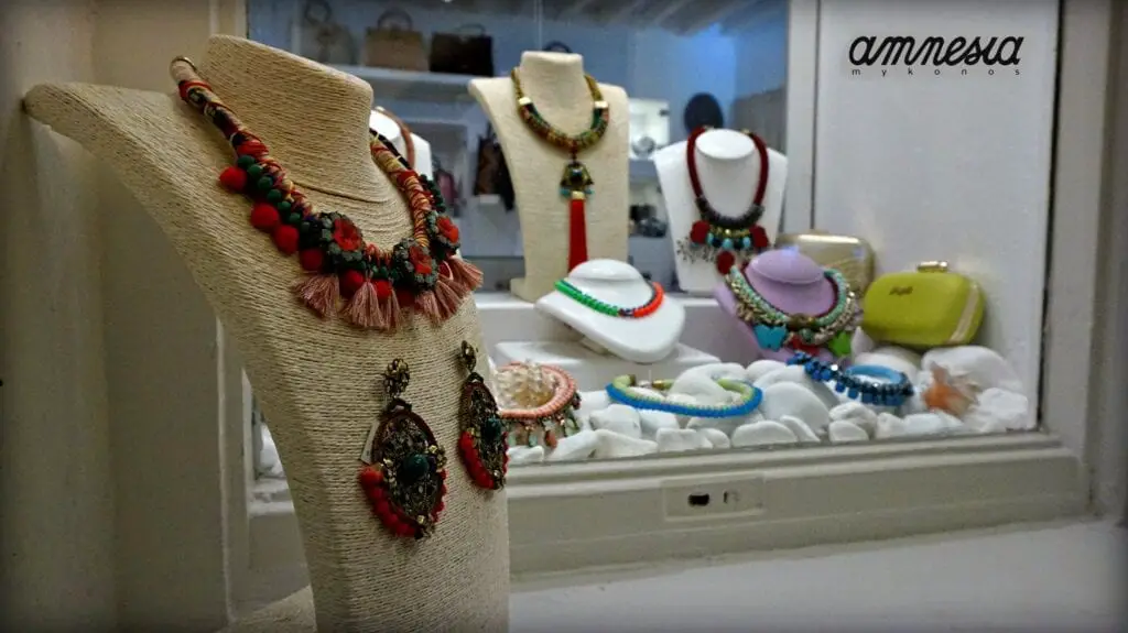 Les meilleurs magasins de Mykonos pour faire du shopping en 2022 4 Amnesia, Mykonos Shopping