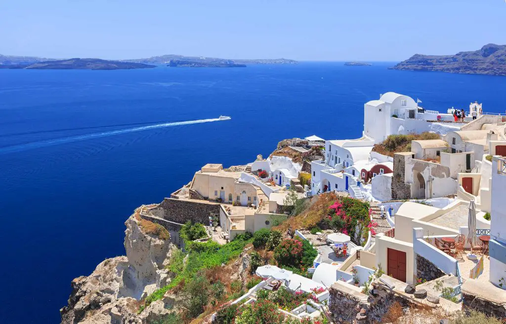 Les 5 endroits les plus romantiques de Santorin, où passer un séjour en amoureux 2 Les 5 endroits les plus romantiques de Santorin, où passer un séjour en amoureux - Les 5 endroits les plus romantiques de Santorin, où passer un séjour en amoureux