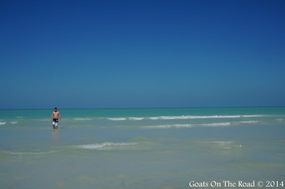 De la burka aux bikinis : Réflexion sur nos récents voyages 8 La plage de Holbox