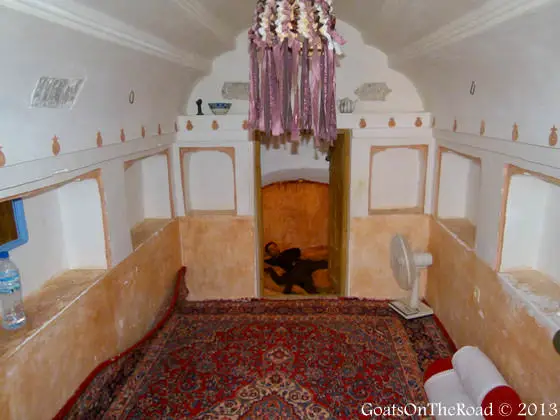 Des journées délicieuses dans le désert à Garmeh - We Love Iran ! 4 guesthouse chambre garmeh