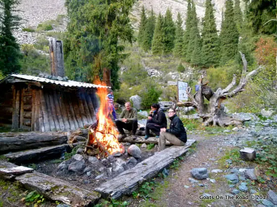 Une randonnée inoubliable : Trekking à Ala-Kul et Altyn Arashan au Kirghizistan 3 Ala-kol Altyn Arashan Une fin parfaite à une journée parfaite