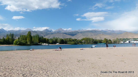 Lac Issyk-Kul : Nous sommes venus, nous avons vu, nous avons eu une intoxication alimentaire 2 cholpon ata