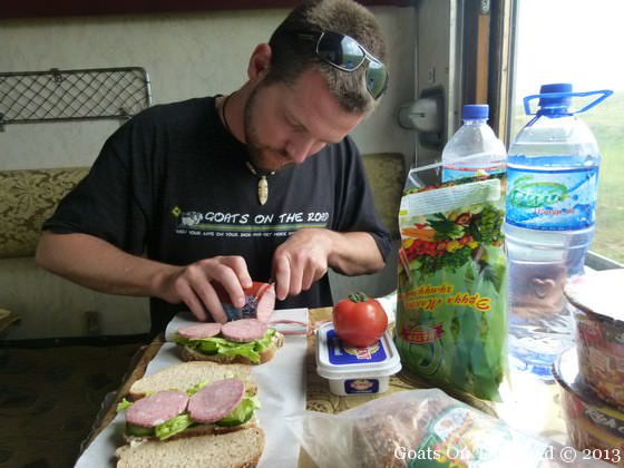 Voyage sur le chemin de fer transsibérien : D'Oulan-Bator à Irkoutsk 4 déjeuner dans le train transsibérien
