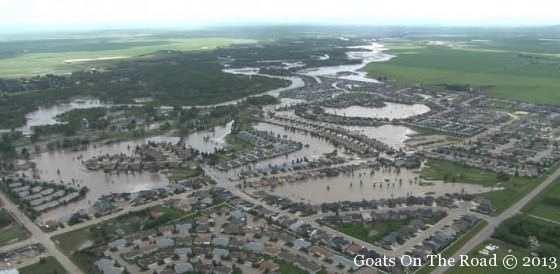 Les inondations de l'Alberta : Comment nous avons perdu tout ce que nous possédions 2 Une vue d'Ariel sur les inondations