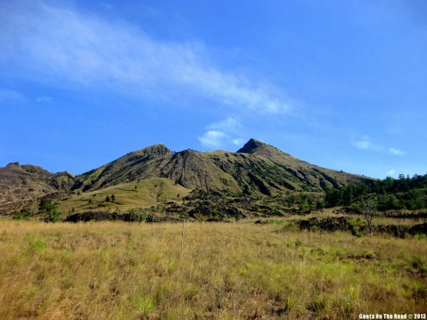 Vues d'un volcan au lever du soleil 8 randonnée volcan indonésie