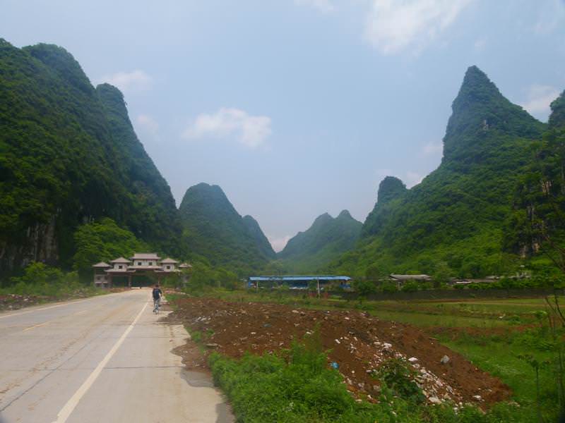 our first day of cycling through the countryside of Yangshuo Yangshuo - Nous sommes enfin en Chine ! - Yangshuo - Nous sommes enfin en Chine !