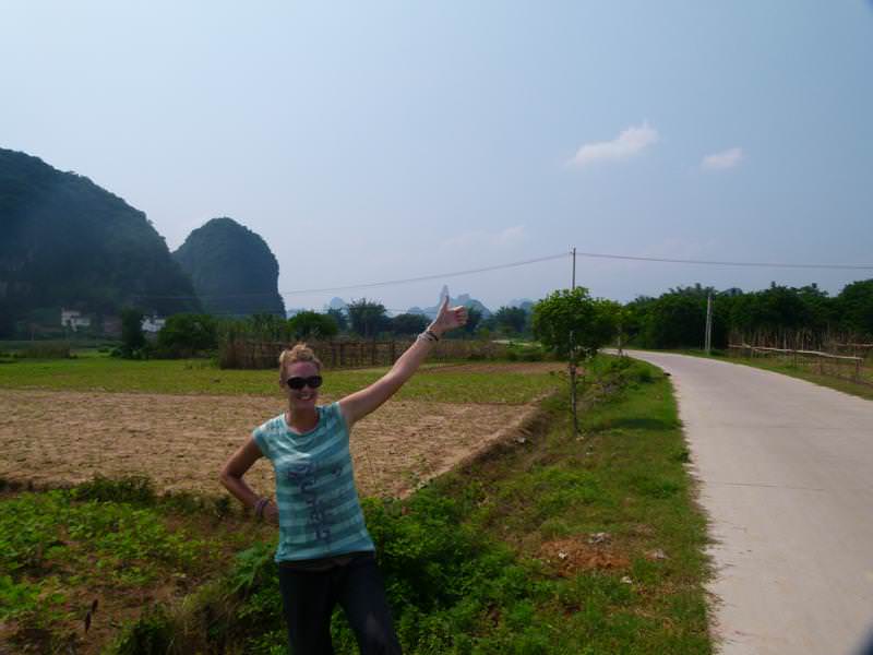 haha, thumbs up! Yangshuo - Nous sommes enfin en Chine ! - Yangshuo - Nous sommes enfin en Chine !