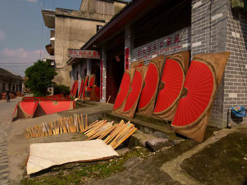 hand made fans drying out in the sun, Fuli Village Yangshuo - Nous sommes enfin en Chine ! - Yangshuo - Nous sommes enfin en Chine !