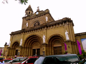 Beautiful Manila Cathedral Voyager aux Philippines : Explorer la grande ville de Manille - Voyager aux Philippines : Explorer la grande ville de Manille