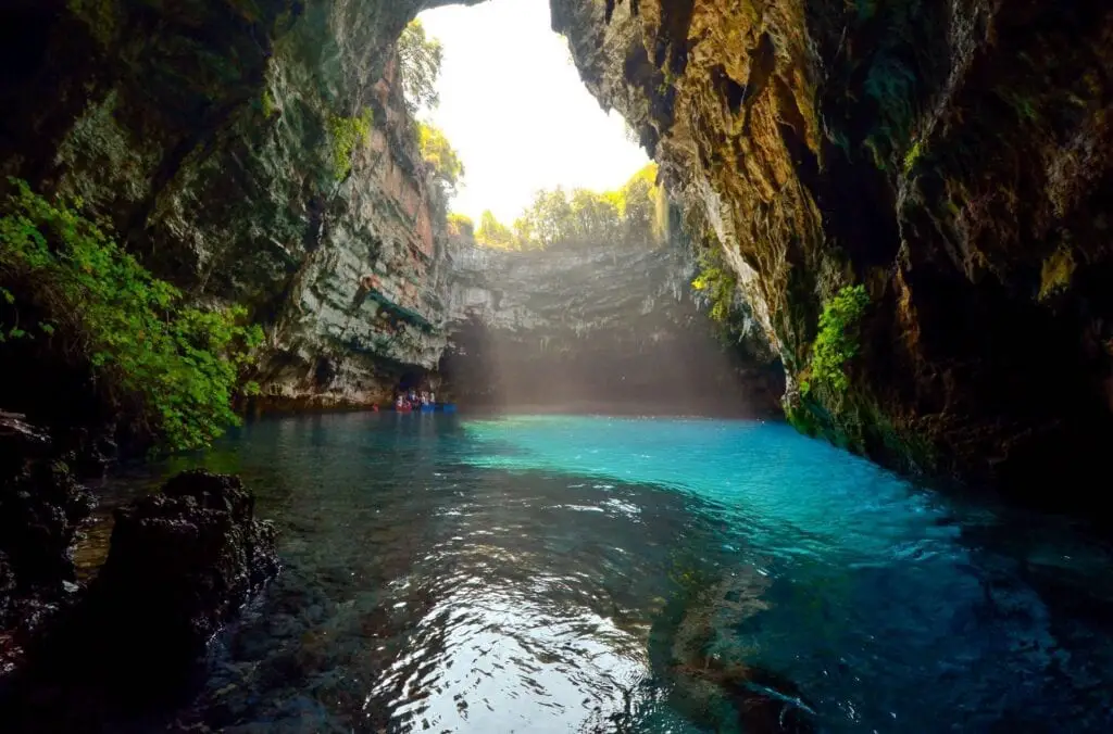 Kefalonia, le guide de voyage ultime pour cet été 2023 8 Grotte de Melissani