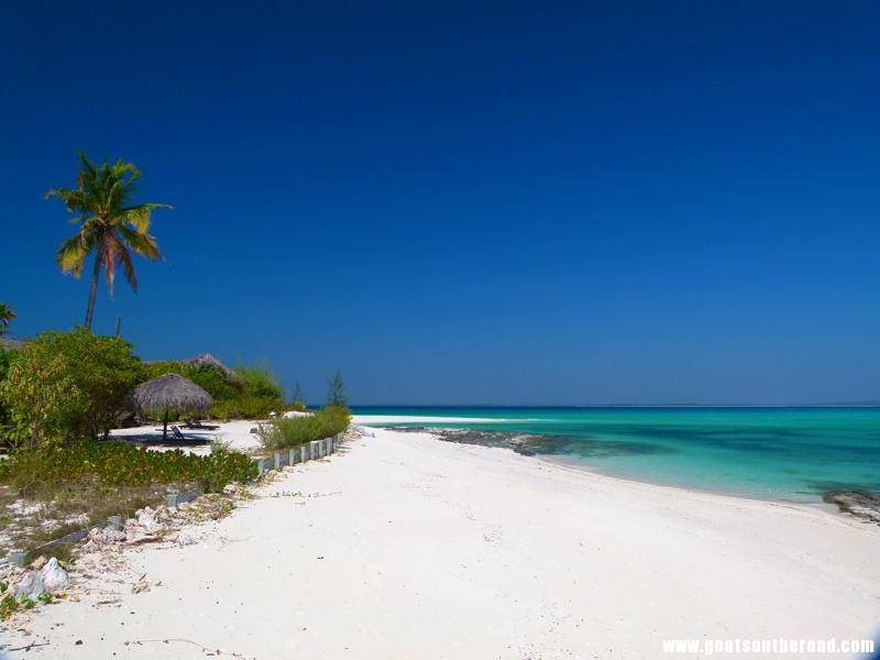 blindingly white sand and crystal clear waters on Matemo Island, Mozambique Île Matemo et île Rolas - Île Matemo et île Rolas