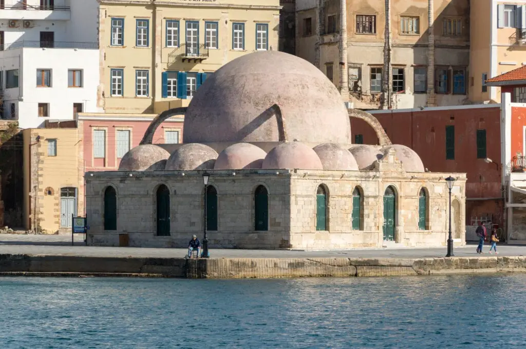 La Canée, guide de vacances dans les plus belles plages de Crète 1 Mosquée Küçük Hasan Pasha à Chania, Grèce