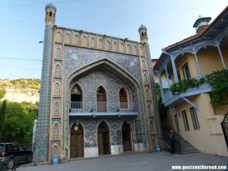 the only mosque in Tbilisi, Georgia Tbilissi, Géorgie - Un voyage rapide à travers les pays du Caucase - Tbilissi, Géorgie - Un voyage rapide à travers les pays du Caucase